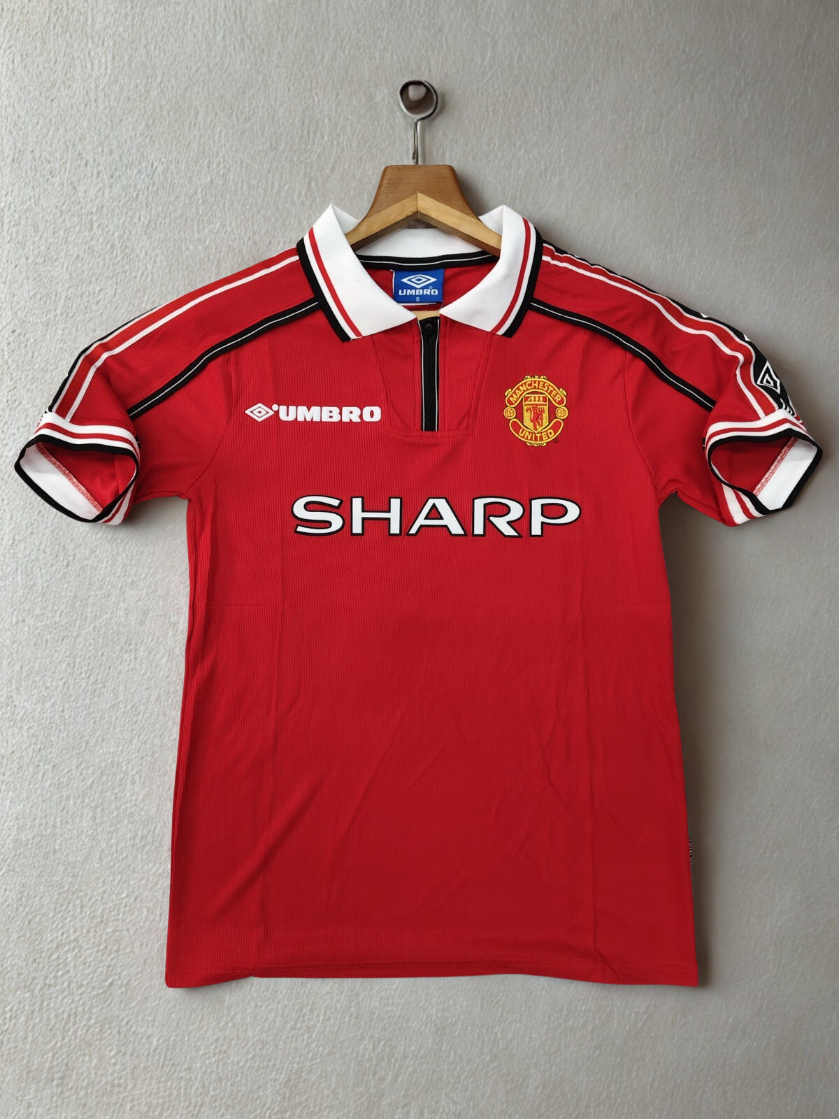 MANCHESTER UNITED Home jersey (Retro) SHARP (Half Sleeves) 1998