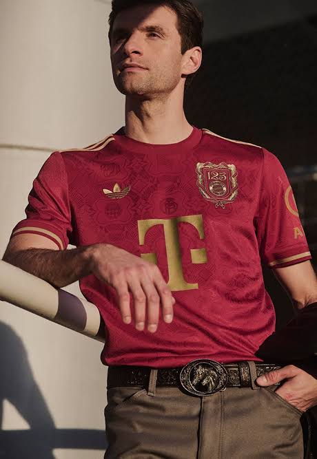FC BAYERN MUNICH 125th ANNIVERSARY EDITION