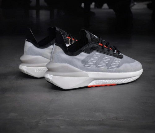 Adidas AVRYN BOUNCE (BOOST)