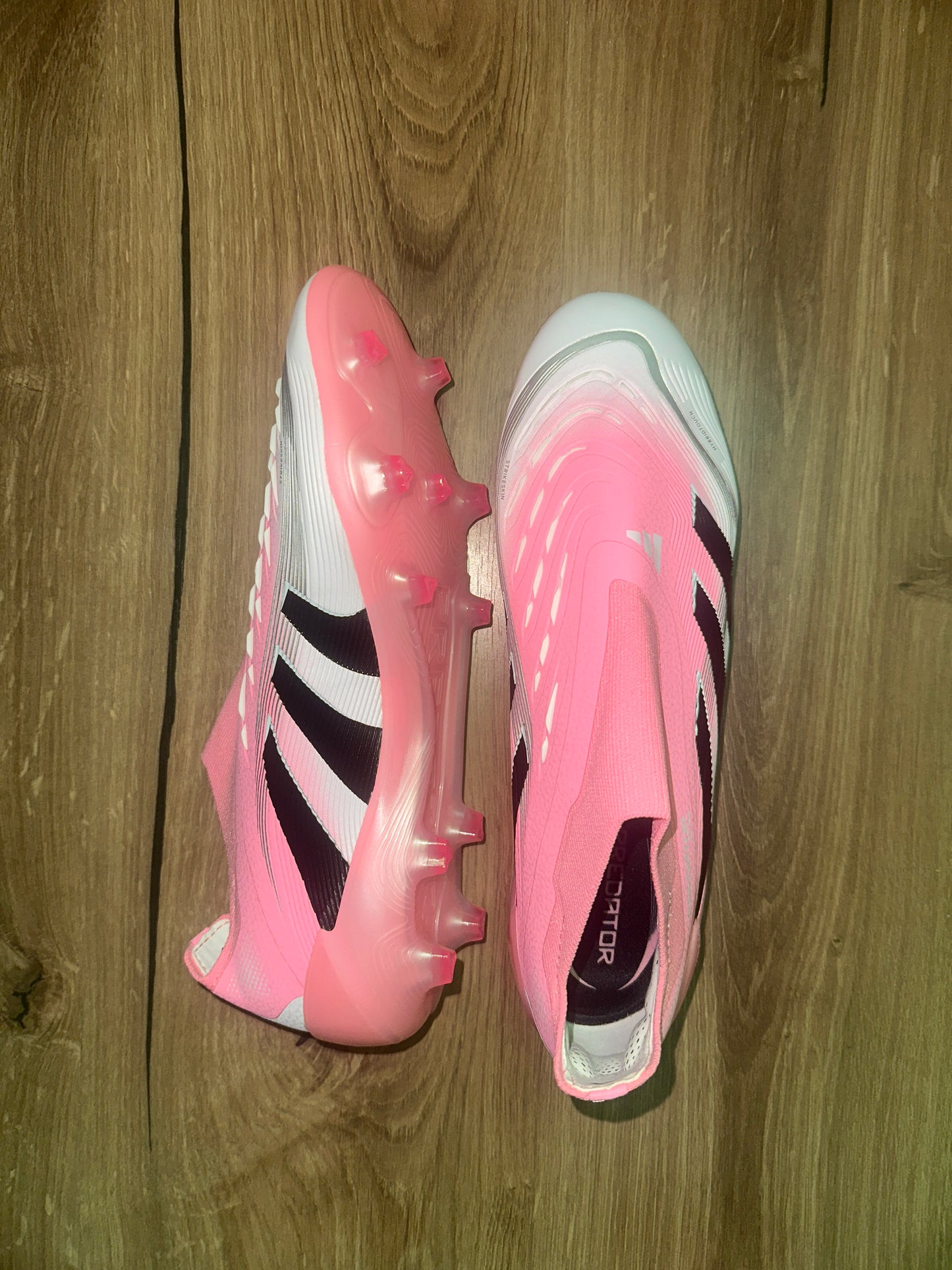 Adidas Predator Pink (Laceless)(Beckham)