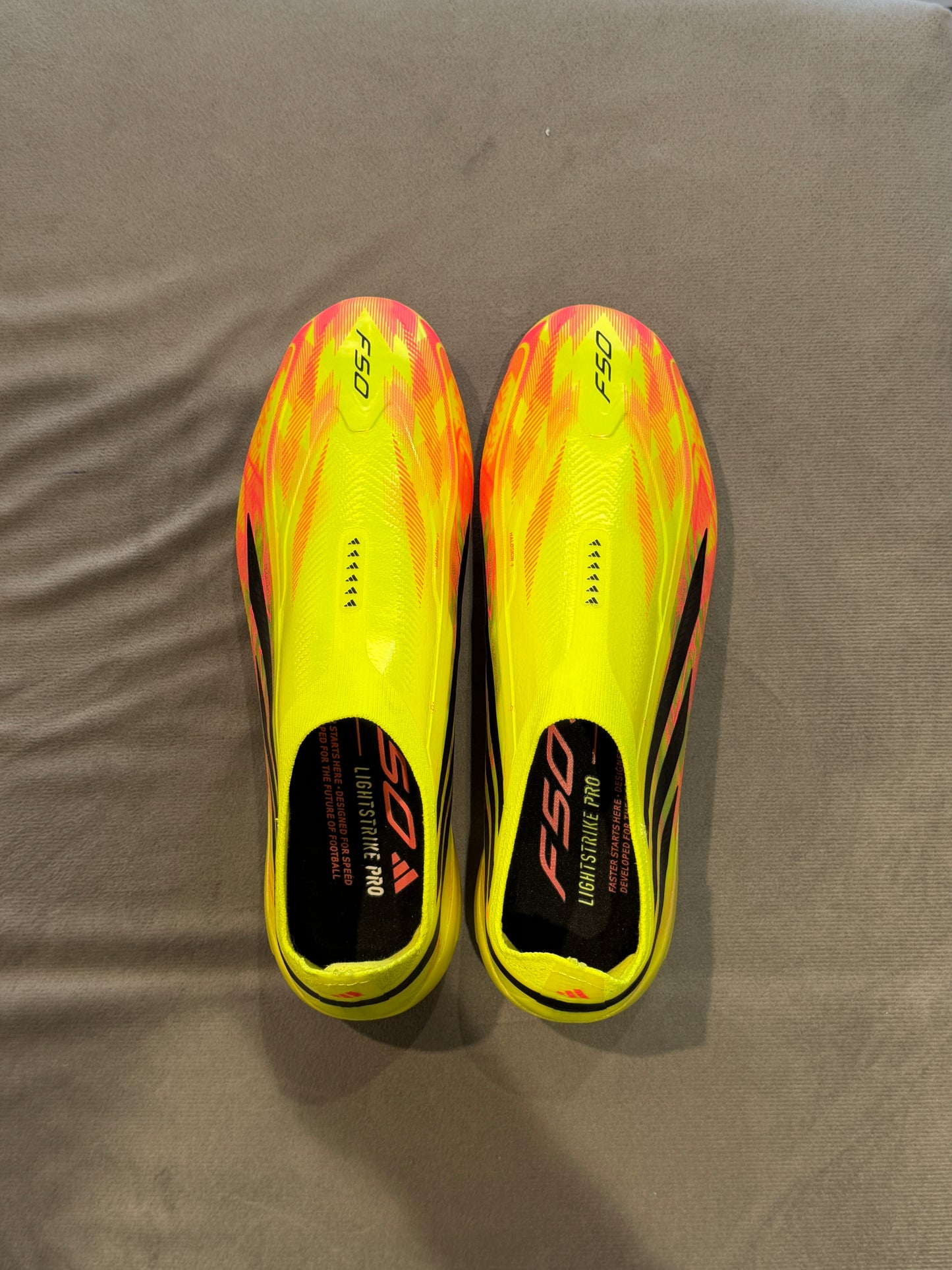 ADIDAS F50 LACELESS (yellow)