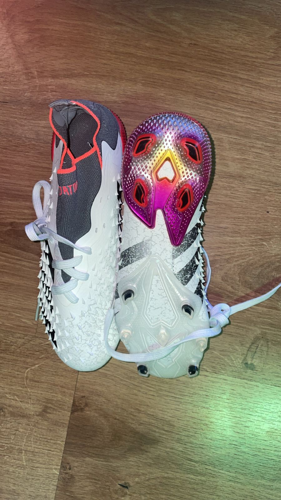 Adidas Predator Freak white Red (Demon Skin)